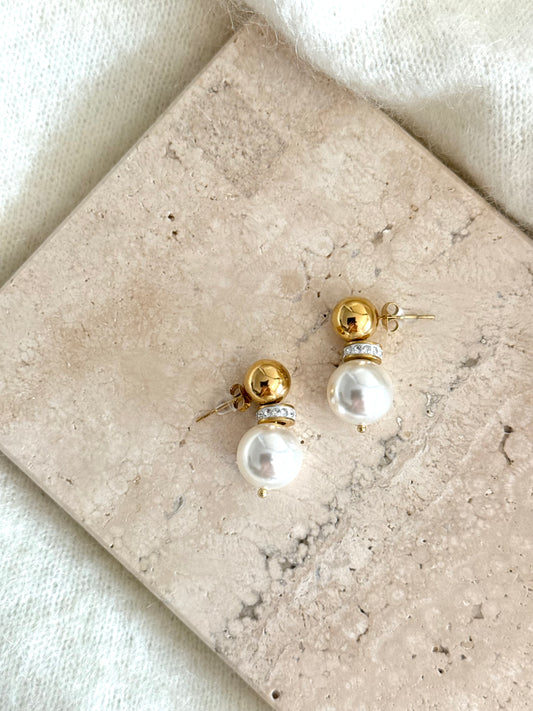 Elegantne pozlaćene naušnice s biserom i cirkonima – idealne za poklon