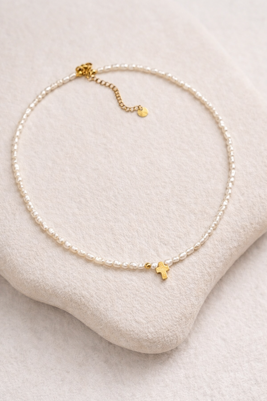 Ogrlica izrađena od riječnih bisera i nehrđajućeg čelika sa pozlatom