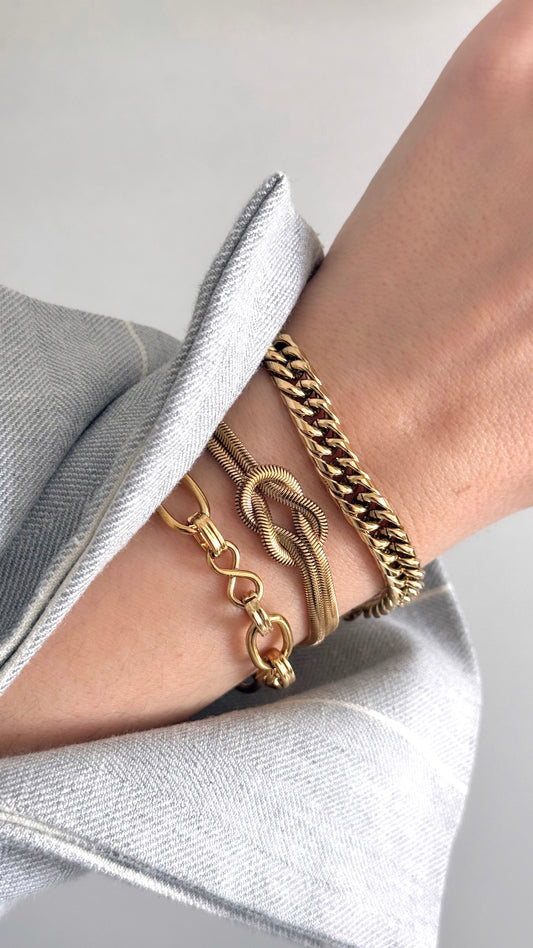 Zlatne narukvice izrađene od čelika sa pozlatom, otporne na tamljenje, ne izazivaju alergiju. 