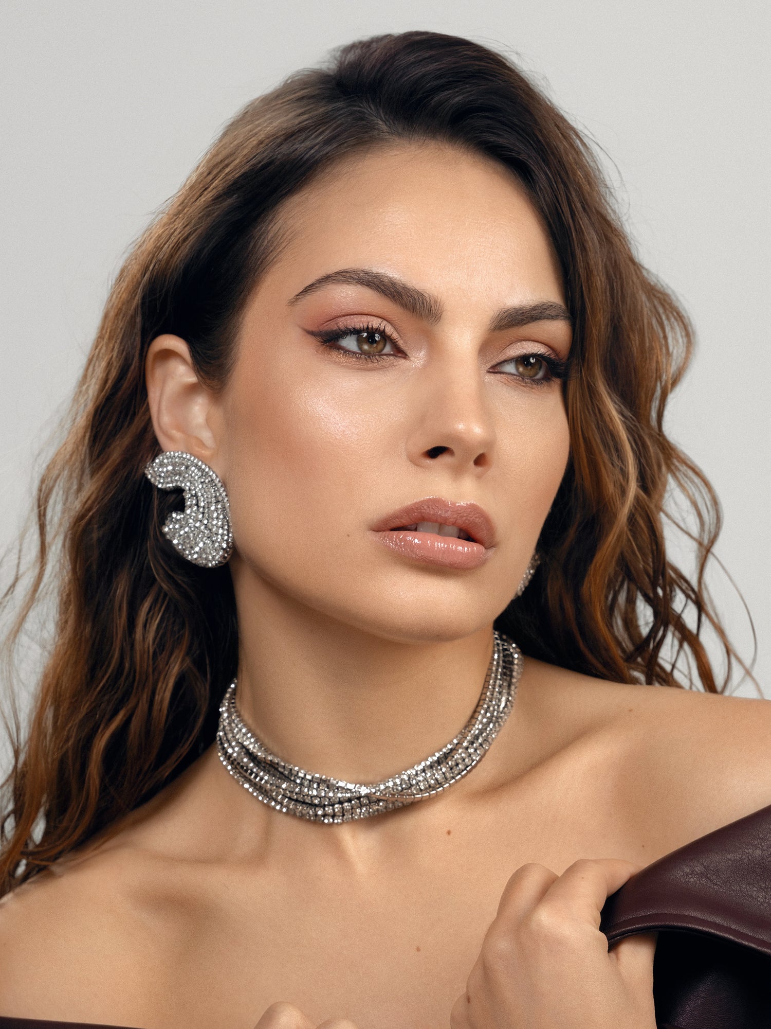 Nakit od cirkona u srebrnoj boji idealan za svečane prilike - Oz design